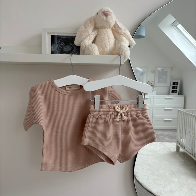 baby waffle outfit in organic cotton with top and shorts set